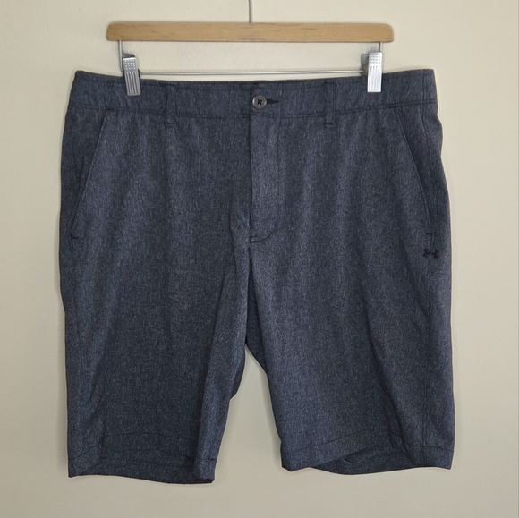 Under Armour | Loose Fit Gray Flat Front Shorts Mens Size 36 10" Inseam - Picture 1 of 7